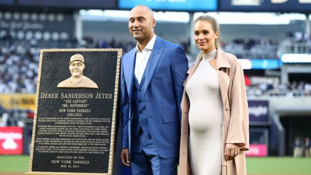 Look into the Life derek jeter wife hannah davis-Early Life and Career
