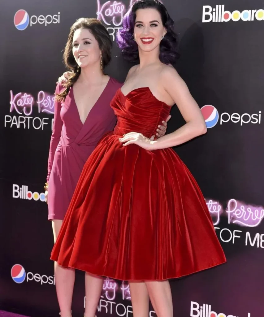 Hollywood Celebrity Had Mishaps on the Red Carpet-Katy Perry's Butt Tear Moment