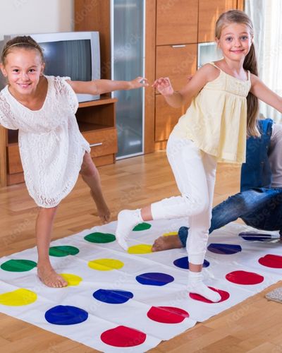 20 Christmas Minute to Win It Games FOR KIDS AND ADULTS-Twister Sister