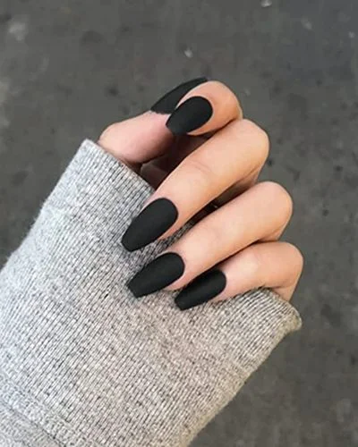 40 Fall Nail Designs Ideas to Make You Swoon-Classic Black Nails
