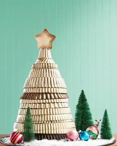 50 Best Christmas Tree Ideas to Impress Guests-Sweet and Basic Tree