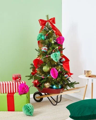 50 Best Christmas Tree Ideas to Impress Guests-Honeycomb Decoration Tree