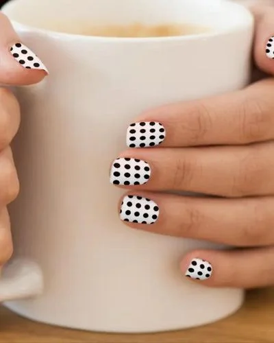40 Fall Nail Designs Ideas to Make You Swoon-Dotted and Filled Nails