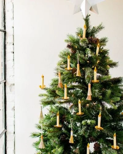 50 Best Christmas Tree Ideas to Impress Guests-Paper Light Tree