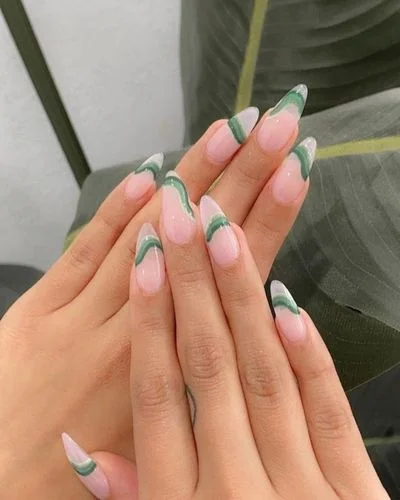 40 Fall Nail Designs Ideas to Make You Swoon-Green Swirls Nail
