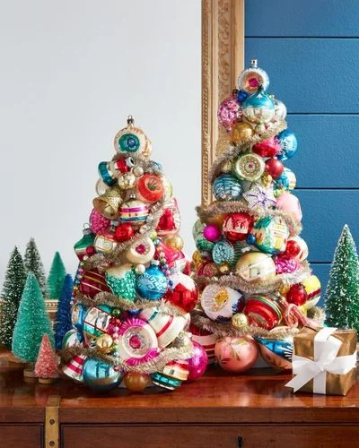50 Best Christmas Tree Ideas to Impress Guests-Adornment Covered Tree