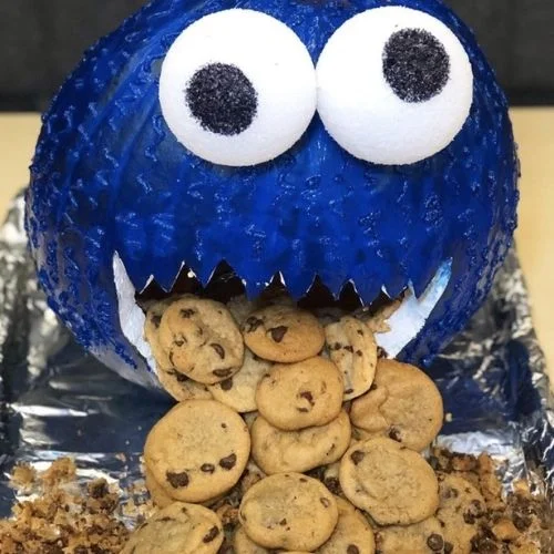 50 Best pumpkin carving ideas for Halloween and What type of pumpkin is used for Halloween?-Cookie Monster