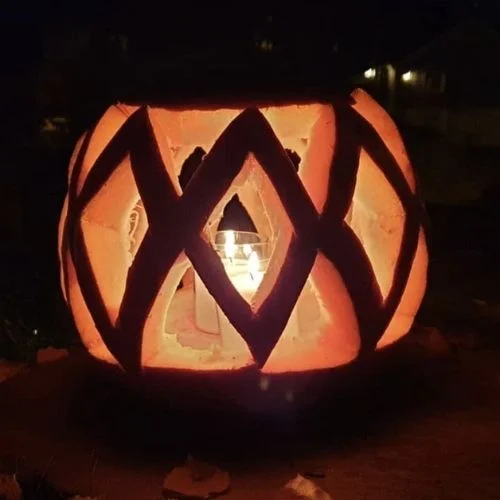 50 Best pumpkin carving ideas for Halloween and What type of pumpkin is used for Halloween?-Lantern