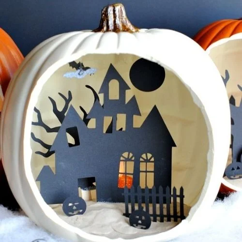 50 Best pumpkin carving ideas for Halloween and What type of pumpkin is used for Halloween?-Shadow Box Pumpkins