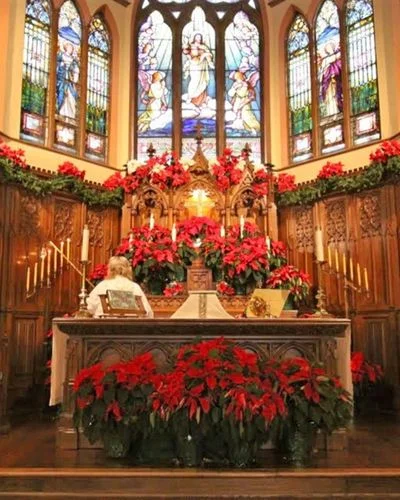 35 Best Merry Christmas Eve Traditions to Make Lasting Memories Christmas Eve 2022-Attend Church Services