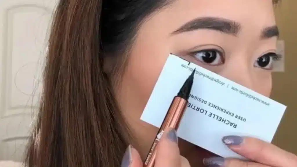 How To do best Winged Eyeliner: makeup tutorial-How To Create A Perfect Winged Eyeliner With Business Card?