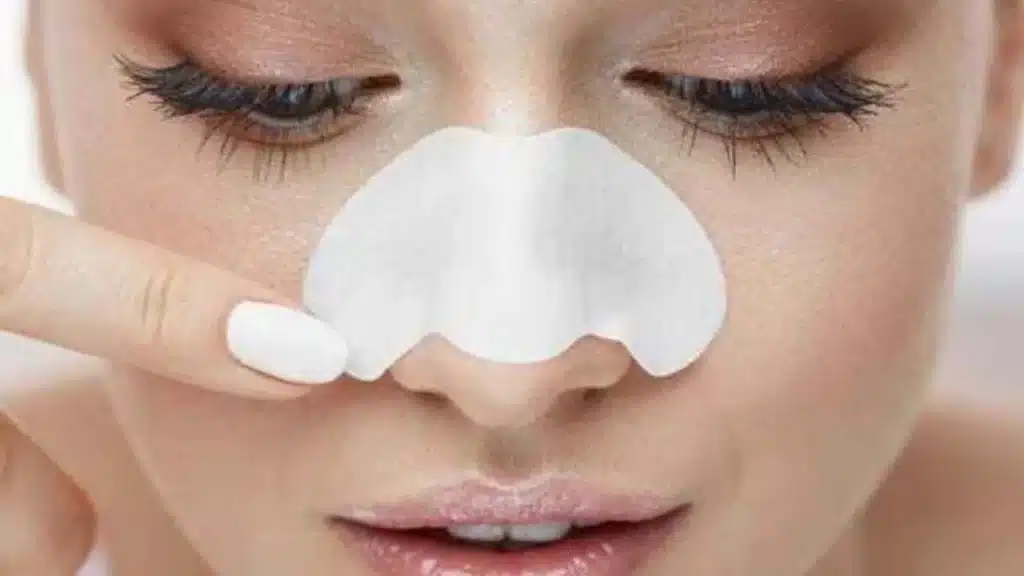 10 Secrets Beauty Hacks Every Girl Needs To Know-Toothpaste for pimples and blackheads