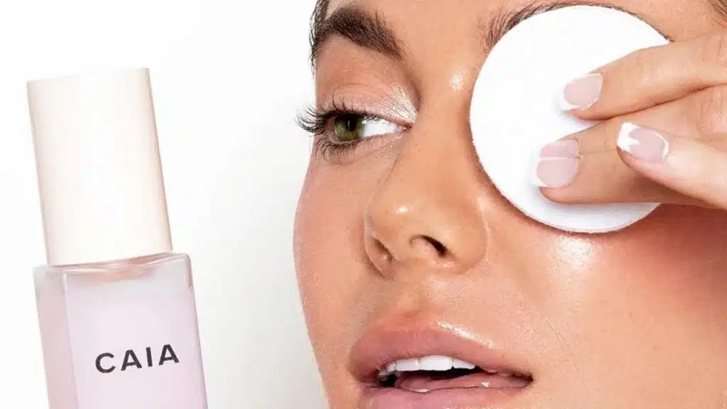9 Secrets Beauty Hacks Every Girl Needs To Know-Say goodbye to chemical based make-up removers