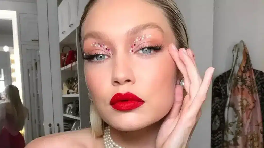 10 Secrets Beauty Hacks Every Girl Needs To Know-Lipstick: one product make-up