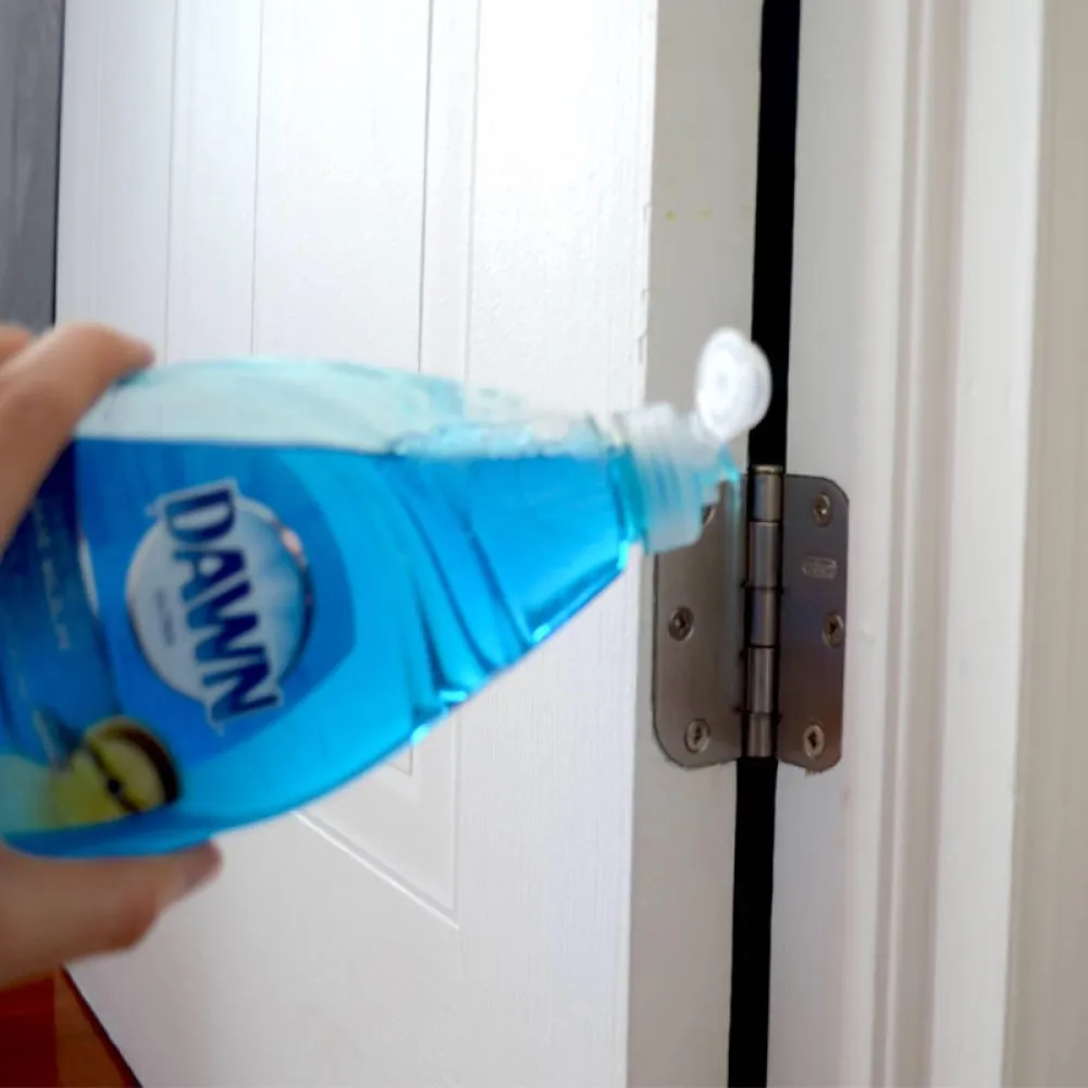 30+ Dish Soap Hacks That Can Fix Our Least Favorite Annoying Situations