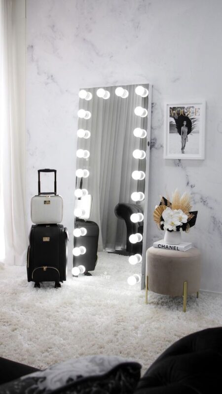 The 20 Best Makeup Vanities Of 2025 8c91649dbb5c3f250107c67dc1fdb325 450x799