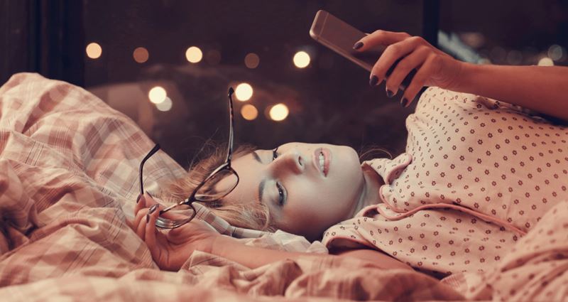 20+ Good Night Texts for Her & Him That Think of All Night