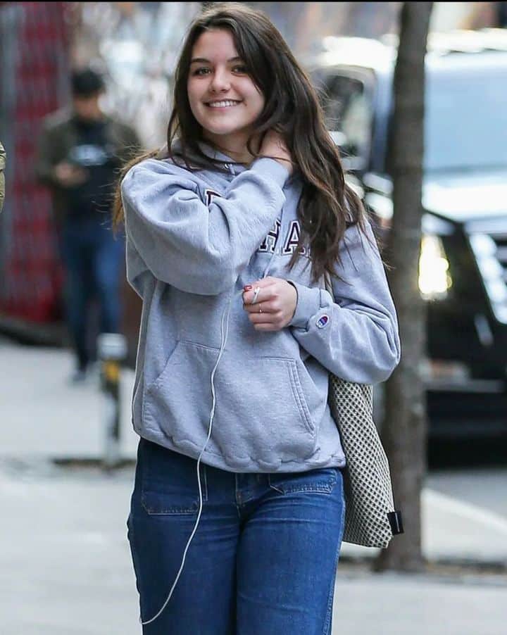 Suri Rlo Suri Cruise Age: A Timeline of Her Life