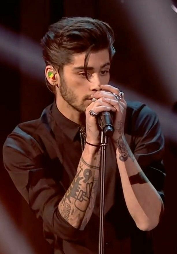 Zayn Malik Announces Departure from One Direction