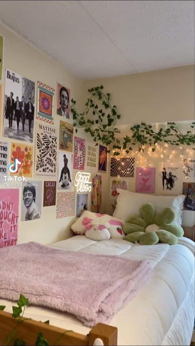 25 Best DIY Dorm Wall Decor Projects You'll Love