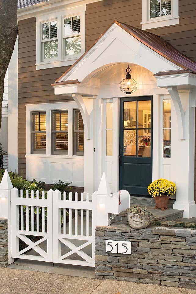 Modern Minimalism: Less is More front door portico